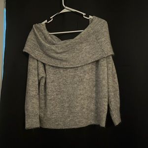 Divided grey longsleeve